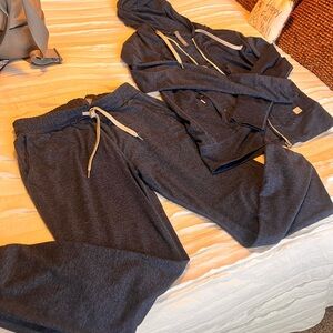 Vuori performance Jogger and Zip hoodie SET size S expired color! Like new!!!